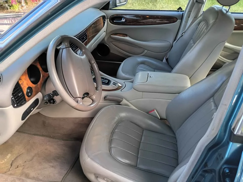 2001 Jaguar X308 XJ - Image 7 of 12