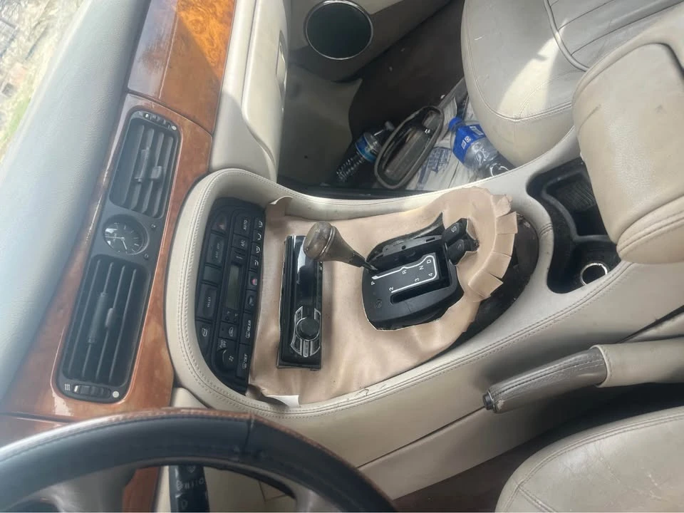2001 Jaguar X308 XJ - Image 10 of 10