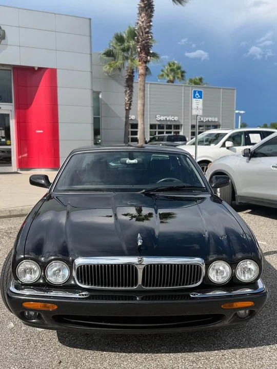 2001 Jaguar X308 XJ - Image 2 of 19