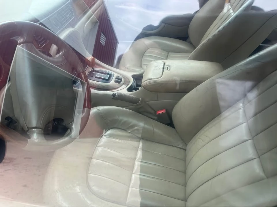2001 Jaguar X308 XJ - Image 3 of 10