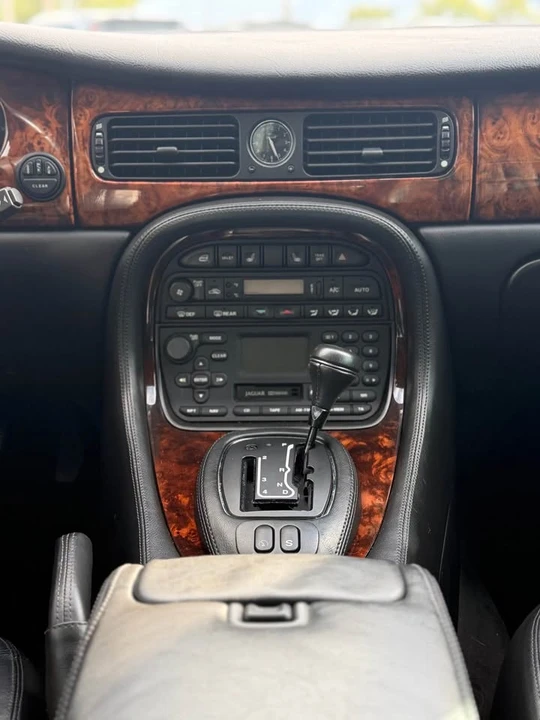 2001 Jaguar X308 XJ - Image 13 of 19