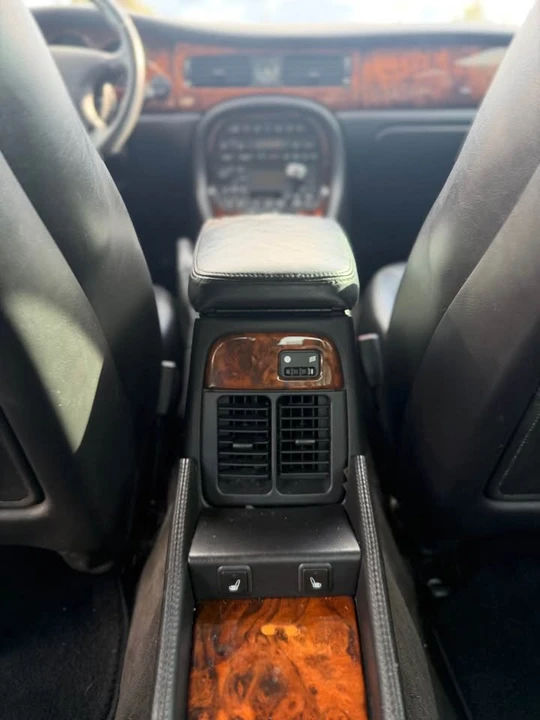 2001 Jaguar X308 XJ - Image 14 of 19