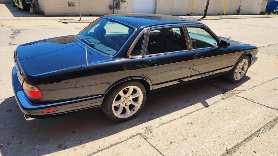 2001 Jaguar - Image 3 of 7