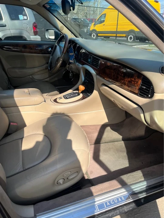2001 Jaguar X308 XJ - Image 11 of 16