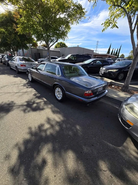 2001 Jaguar X308 XJ - Image 2 of 13