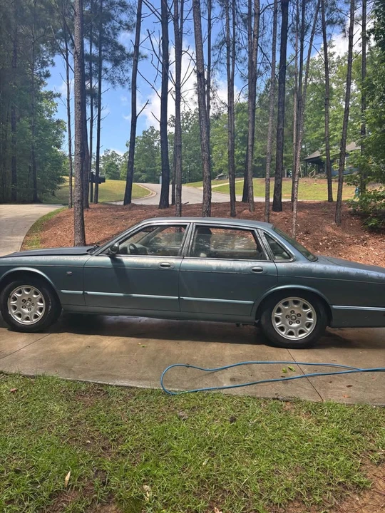 2001 Jaguar X308 XJ - Image 3 of 8