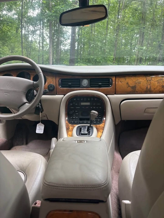 2001 Jaguar X308 XJ - Image 5 of 10