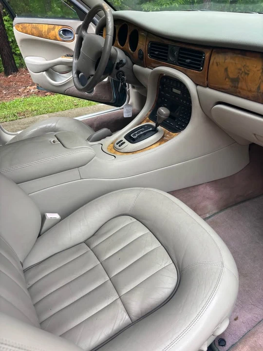 2001 Jaguar X308 XJ - Image 8 of 10