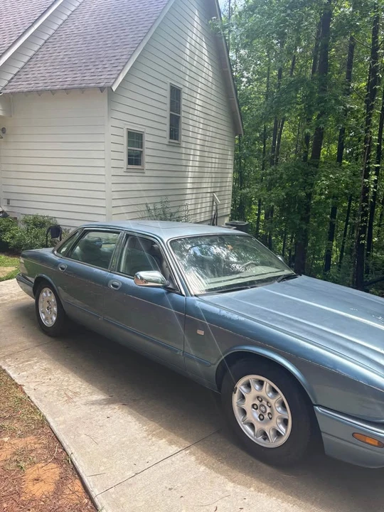 2001 Jaguar X308 XJ - Image 2 of 10