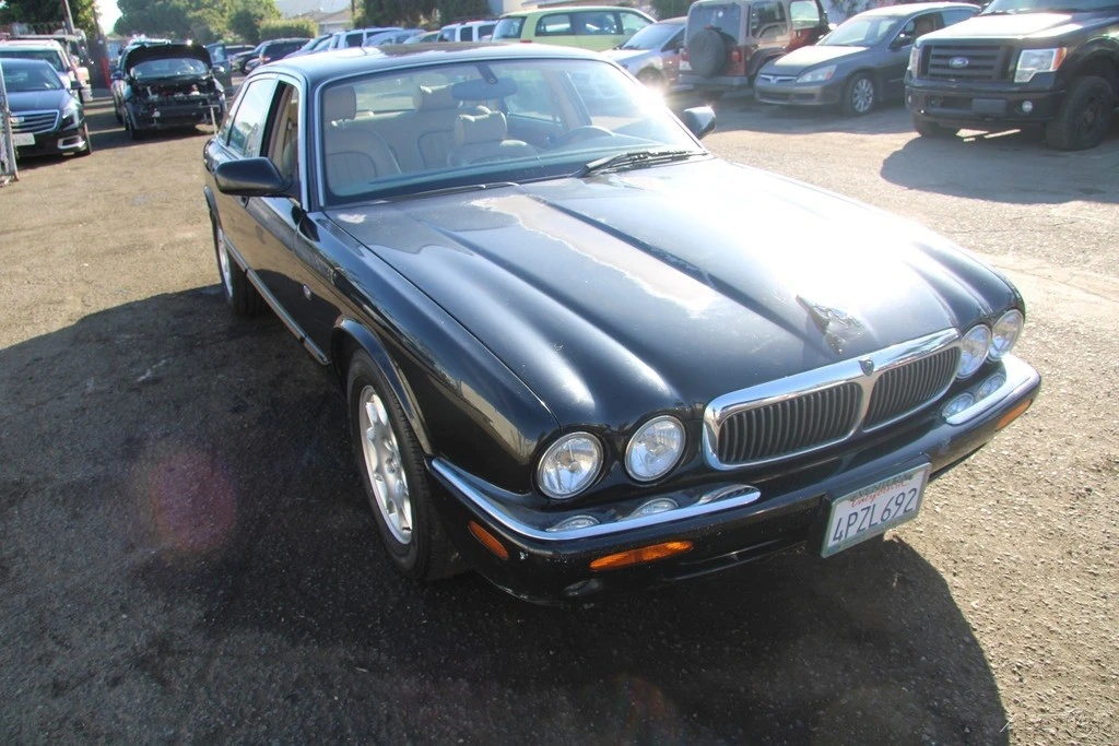 2001 Jaguar X308 XJ - Image 8 of 21
