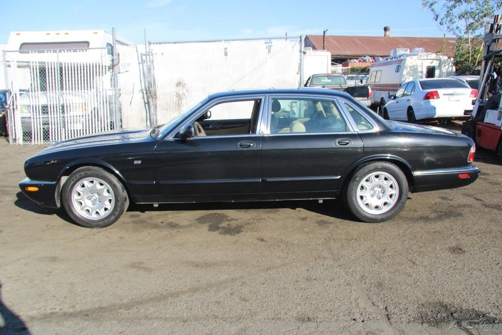2001 Jaguar X308 XJ - Image 3 of 21