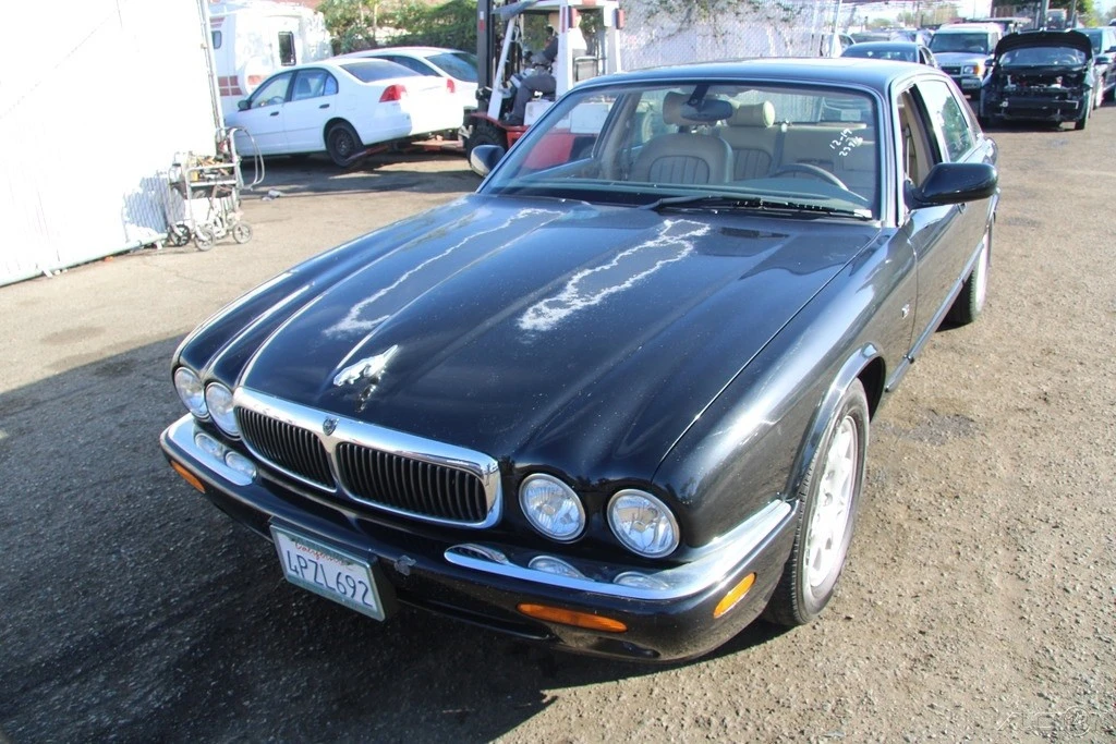 2001 Jaguar X308 XJ - Image 2 of 21