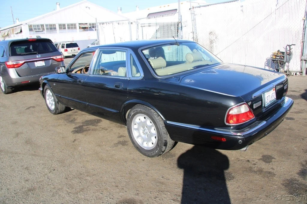 2001 Jaguar X308 XJ - Image 4 of 21