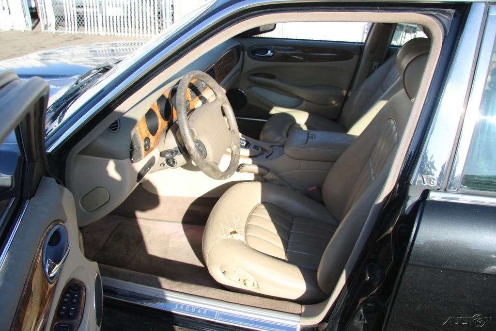 2001 Jaguar X308 XJ - Image 13 of 21