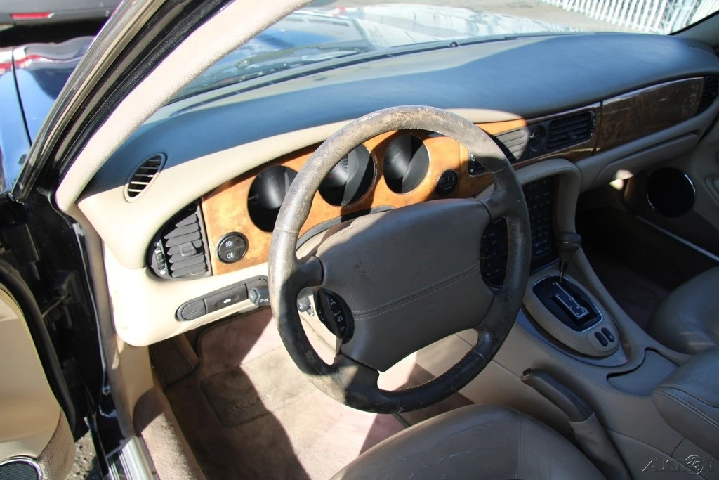 2001 Jaguar X308 XJ - Image 14 of 21