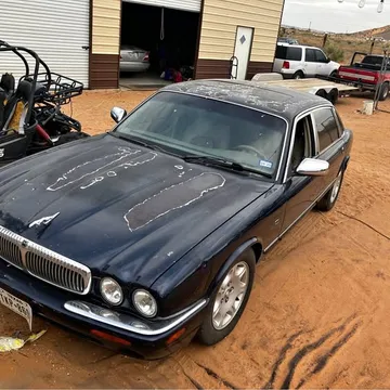 2001 Jaguar XJ8 Sedan 4D