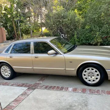 2001 Jaguar XJ8 Sedan 4D