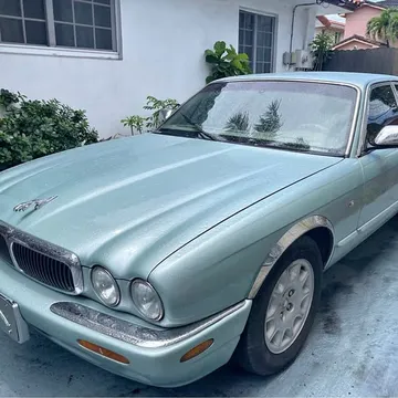 2001 Jaguar XJ XJ8 Sedan 4D