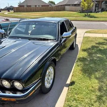 2001 Jaguar XJ XJ8 Sedan 4D