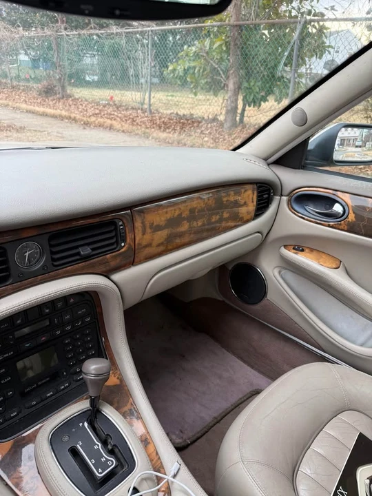 2001 Jaguar X308 XJ - Image 10 of 11