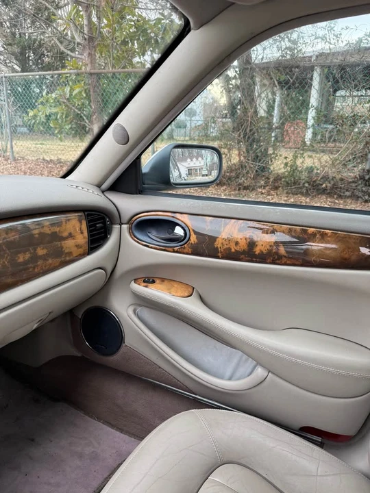 2001 Jaguar X308 XJ - Image 4 of 11