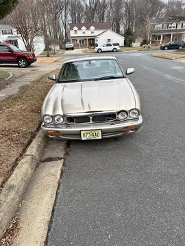 2001 Jaguar XJ XJ8 Sedan 4D