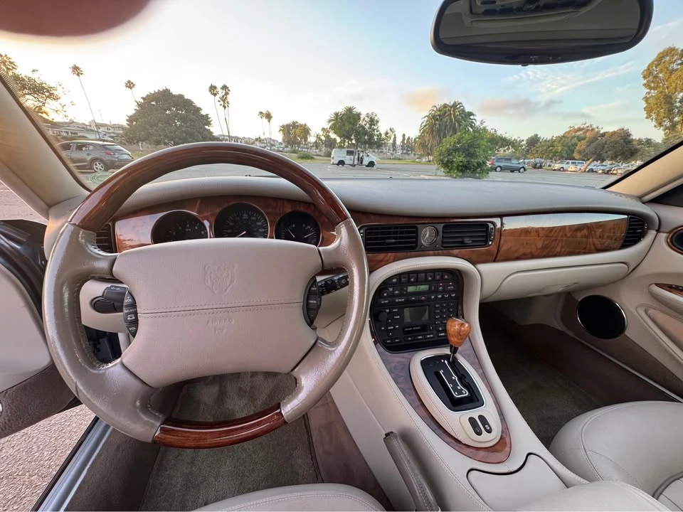 2001 Jaguar X308 XJ - Image 7 of 11
