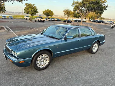 2001 Jaguar XJ XJ8 Sedan 4D