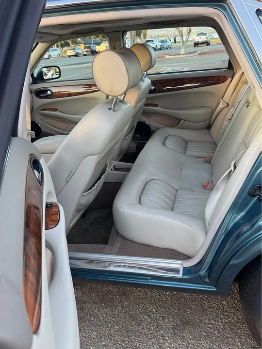 2001 Jaguar X308 XJ - Image 6 of 11