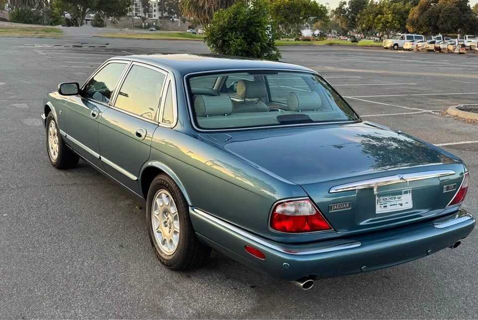2001 Jaguar X308 XJ - Image 2 of 11