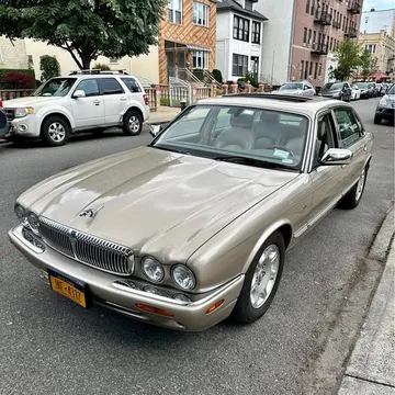 2001 Jaguar XJ8 Vanden Plas