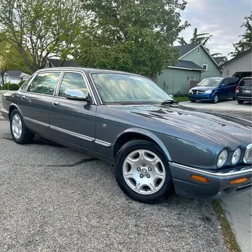 2001 Jaguar XJ8 Vanden Plas Sedan 4D