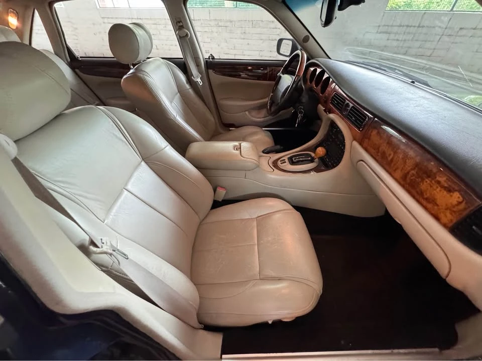 2001 Jaguar X308 XJR - Image 11 of 20