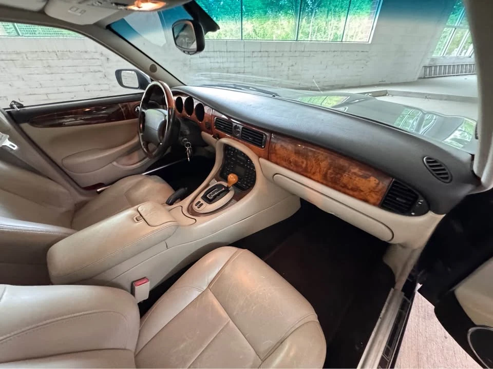 2001 Jaguar X308 XJR - Image 12 of 20