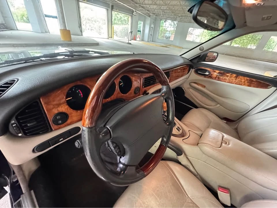2001 Jaguar X308 XJR - Image 6 of 20