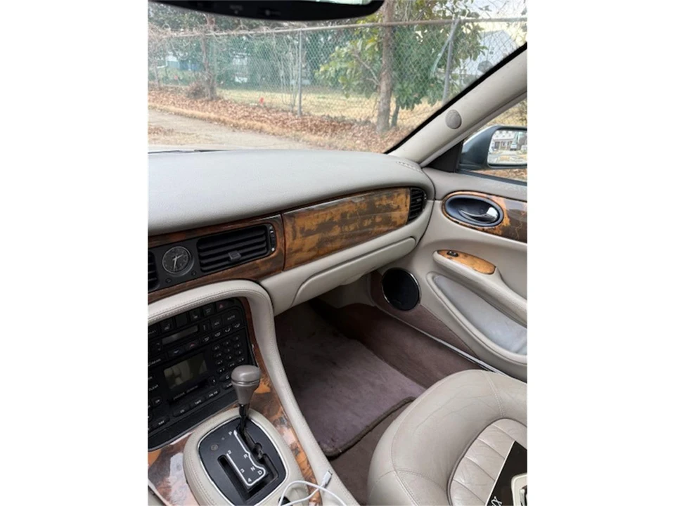 2001 Jaguar X308 XJ - Image 8 of 12