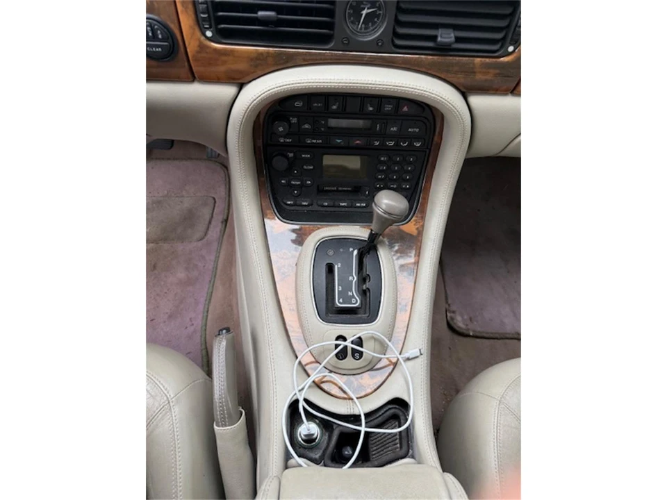 2001 Jaguar X308 XJ - Image 9 of 12