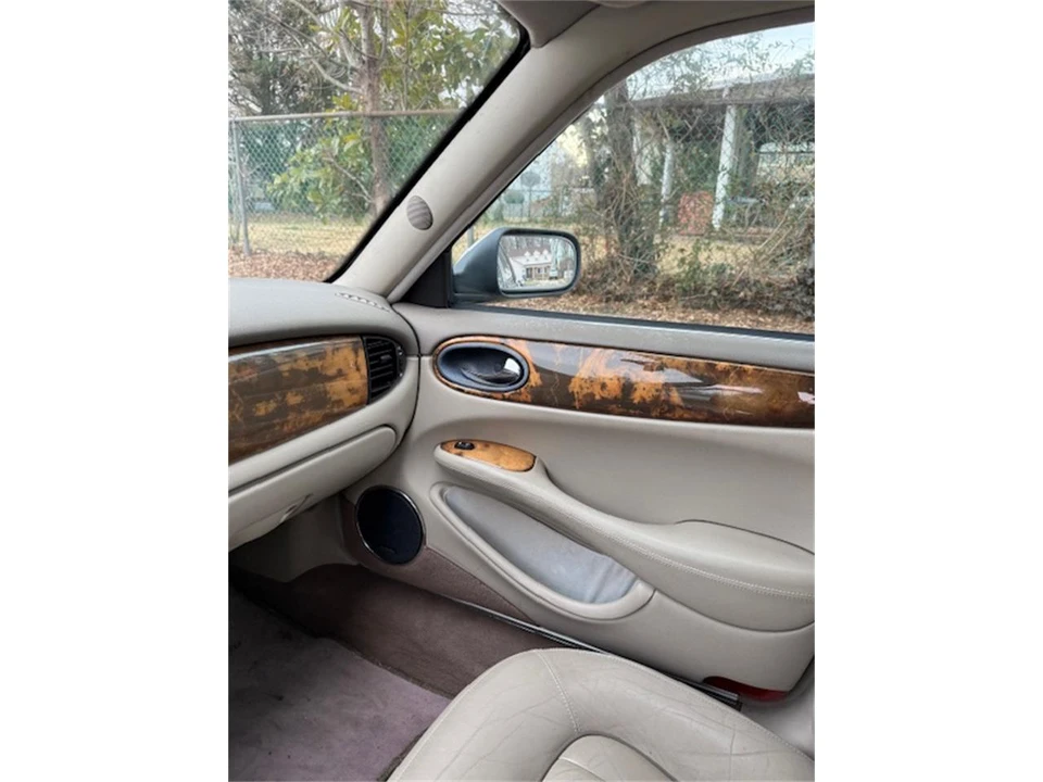 2001 Jaguar X308 XJ - Image 11 of 12