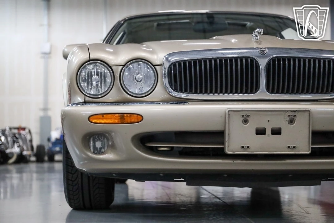 2001 Jaguar X308 XJ - Image 9 of 12
