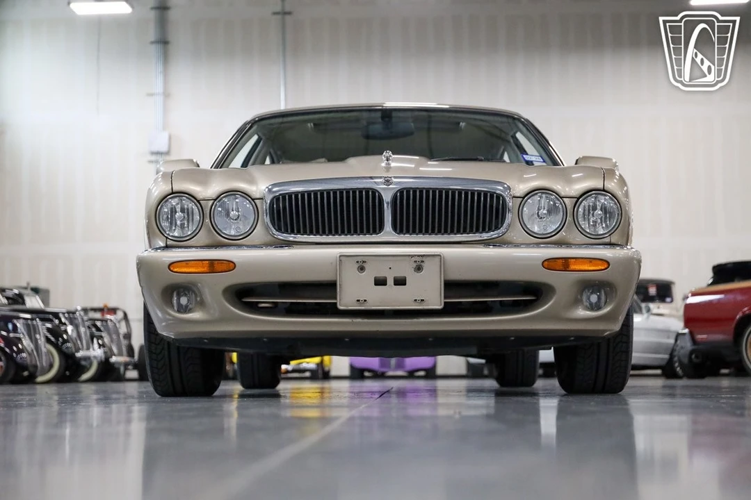 2001 Jaguar X308 XJ - Image 6 of 12