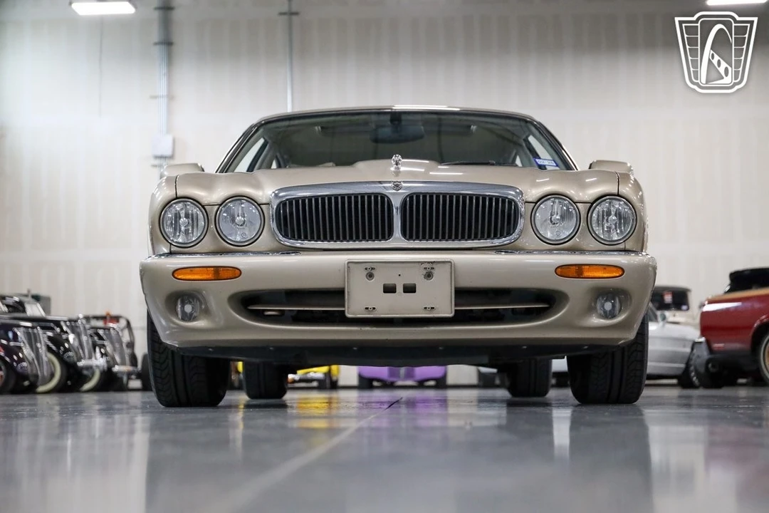 2001 Jaguar X308 XJ - Image 5 of 12