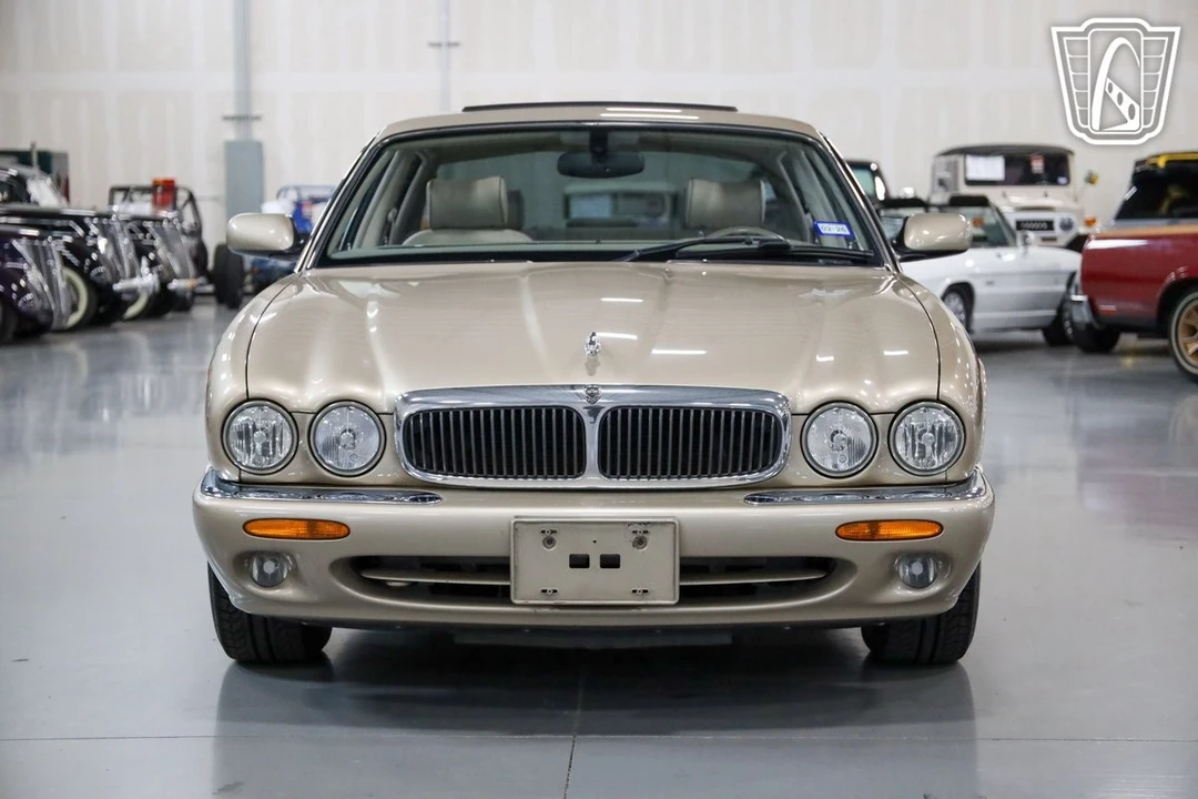 2001 Jaguar X308 XJ - Image 5 of 12