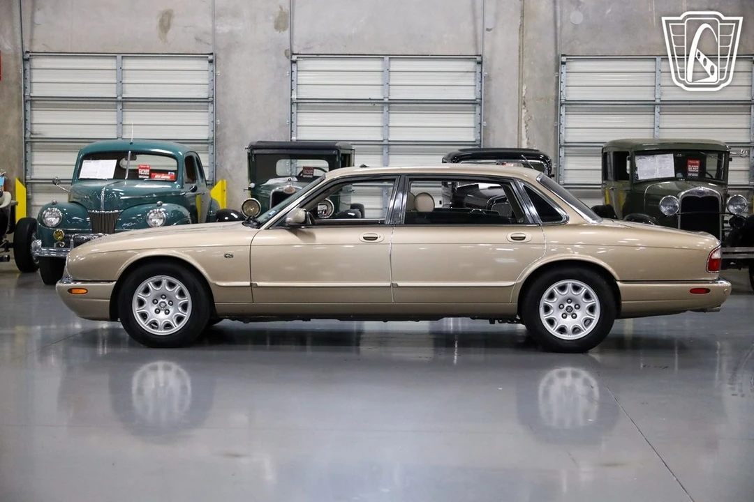 2001 Jaguar X308 XJ - Image 12 of 12