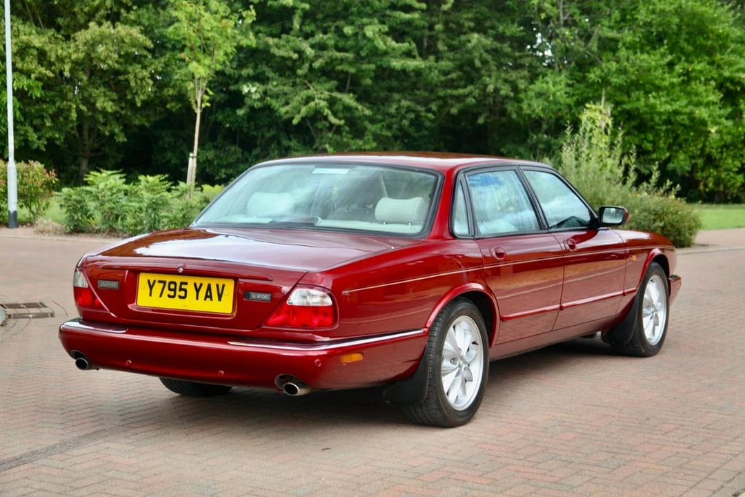 2001 Jaguar X308 XJ - Image 8 of 30