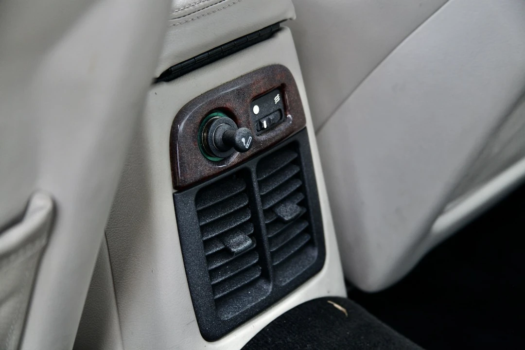 2001 Jaguar X308 XJ - Image 29 of 30