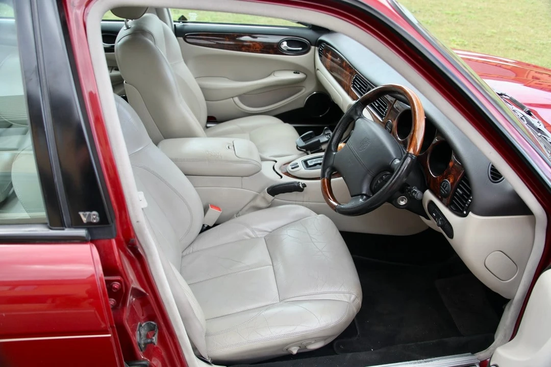 2001 Jaguar X308 XJ - Image 28 of 30