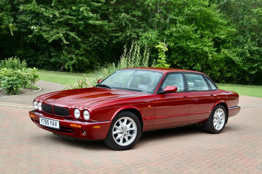 2001 Jaguar X308 XJ - Image 3 of 30
