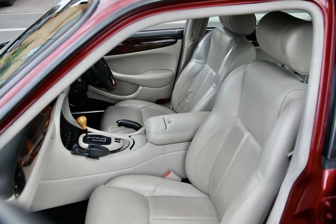2001 Jaguar X308 XJ - Image 20 of 30