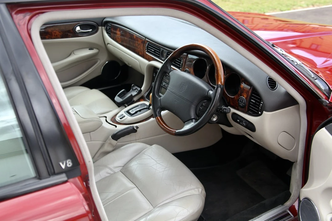 2001 Jaguar X308 XJ - Image 25 of 30