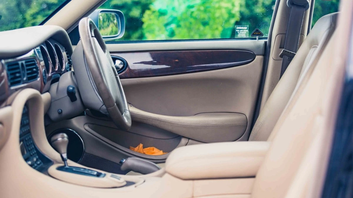 2001 Jaguar X308 XJ - Image 9 of 31